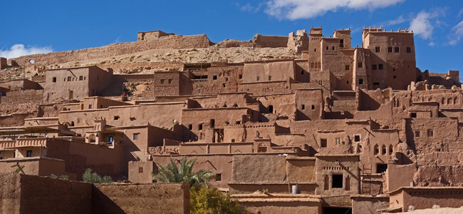 Circuit de deux jours Le premier jour, visite d'Ait ben Haddou et arrivée dans le désert.