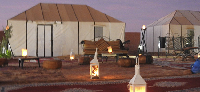 Randonnée à dos de chameau avec nuit sous tente